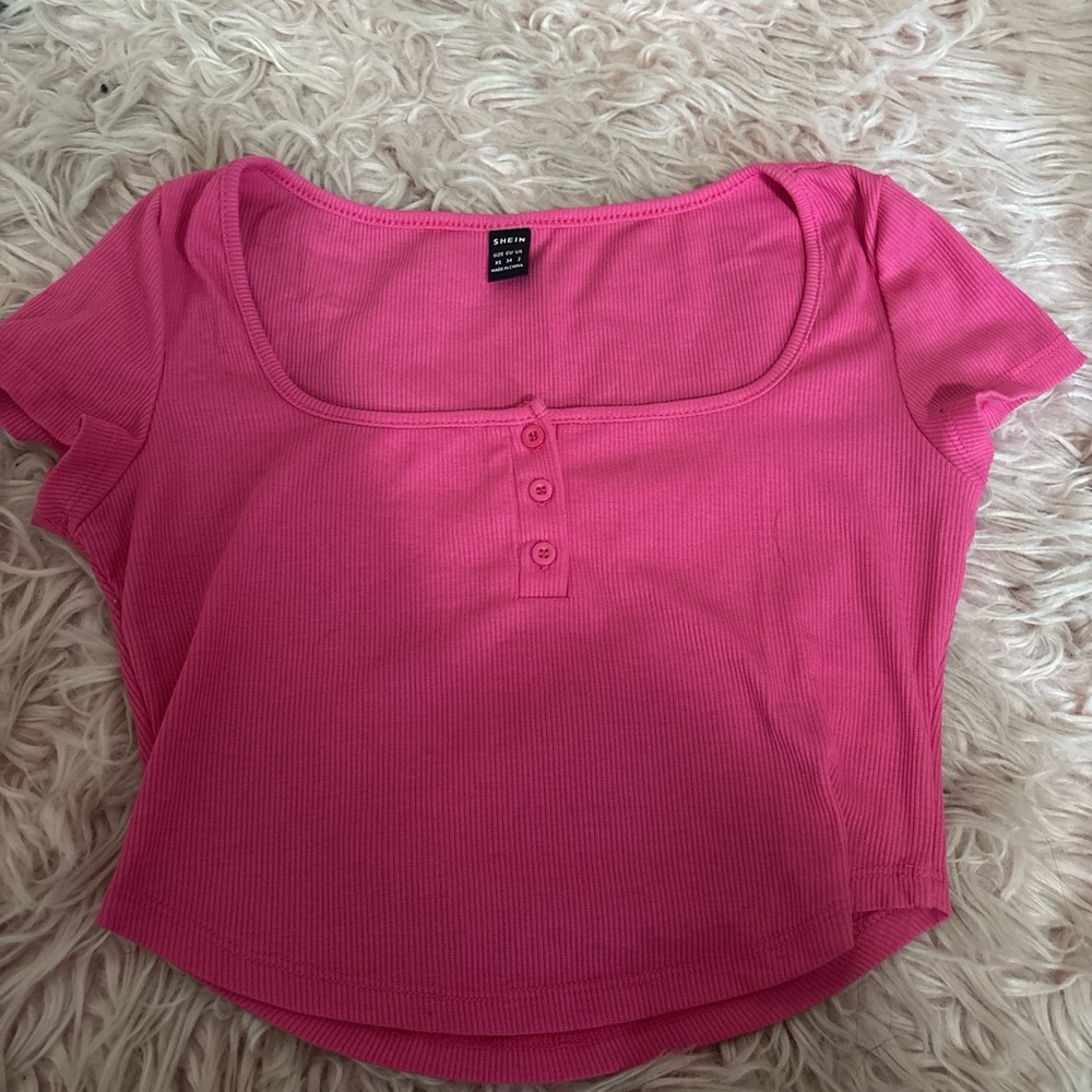 SHEIN Pink Fitted Crop Top with Short Sleeves
